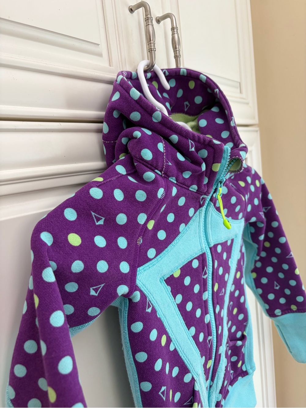 SIZE 4 - Ivivva girl’s full zip hoodie / jacket - Picture 3 of 12